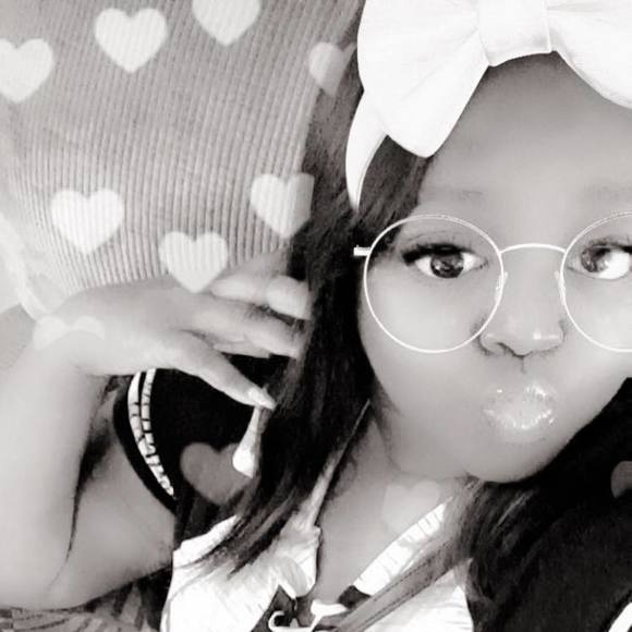 Meet your Posher, Markeda - Picture 1 of 1